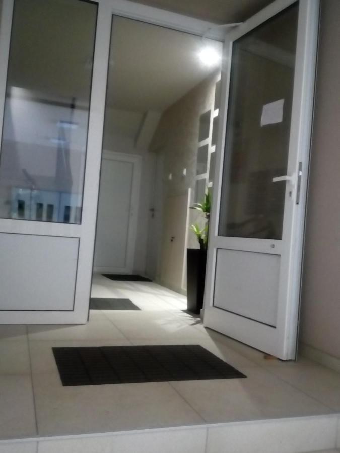 Apartman "Noa" Sremska Mitrovica Exterior photo